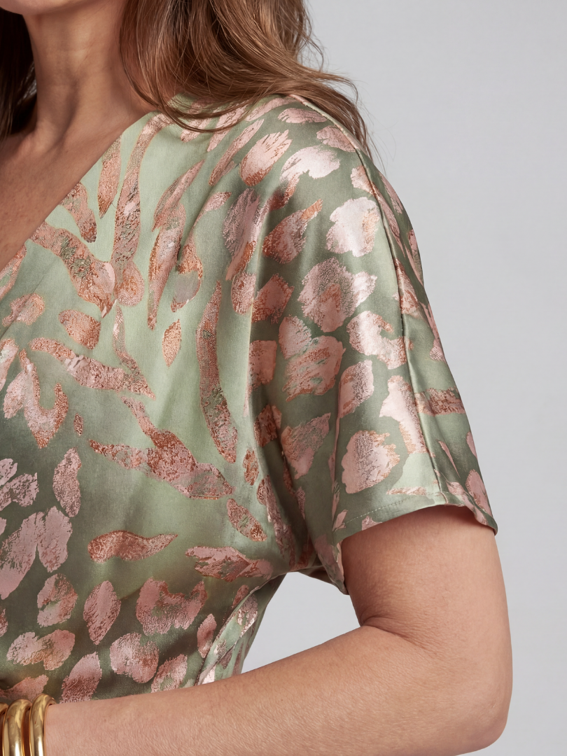 Coralie | Vestido Midi con Cuello en V, Cintura Torcida y Estampado Abstracto
