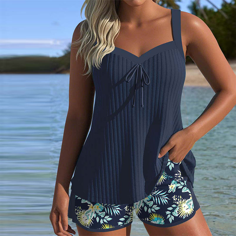 CORAL | TRAJE DE BAÑO DE RAYAS CON SHORT DE PLAYA