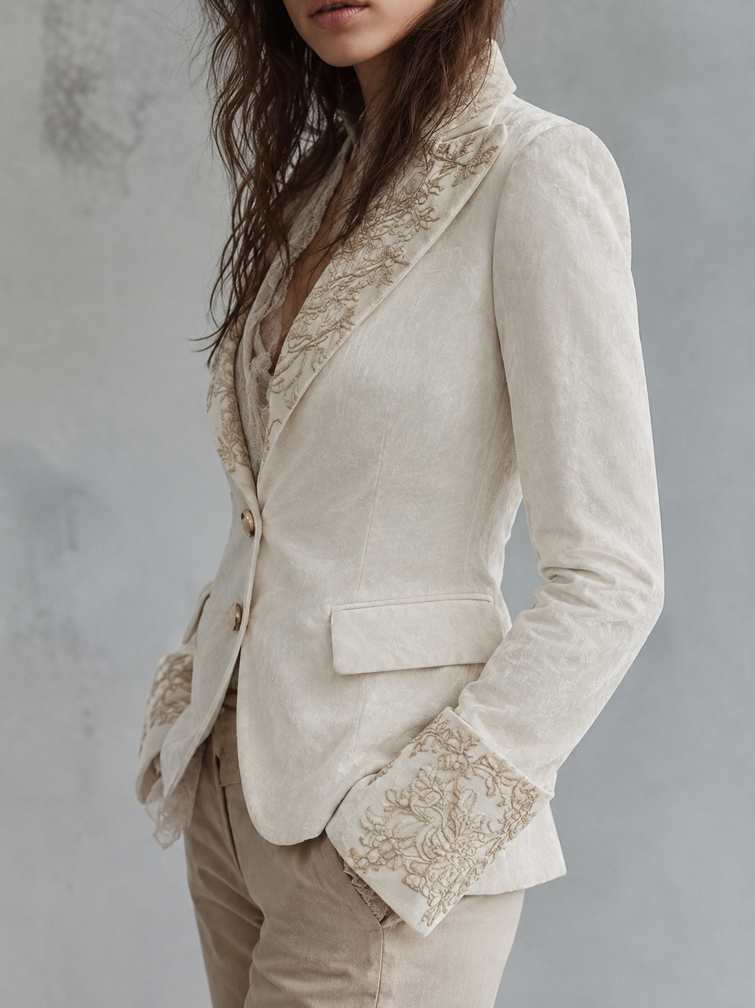 Constance | Blazer Marfil con Bordado Personalizado