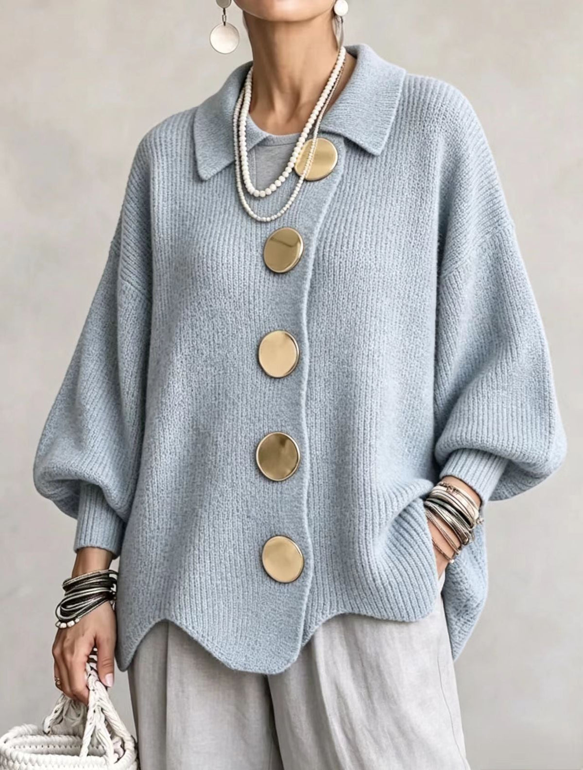 Isadora | Cárdigan Oversize con Cuello y Grandes Botones Metálicos