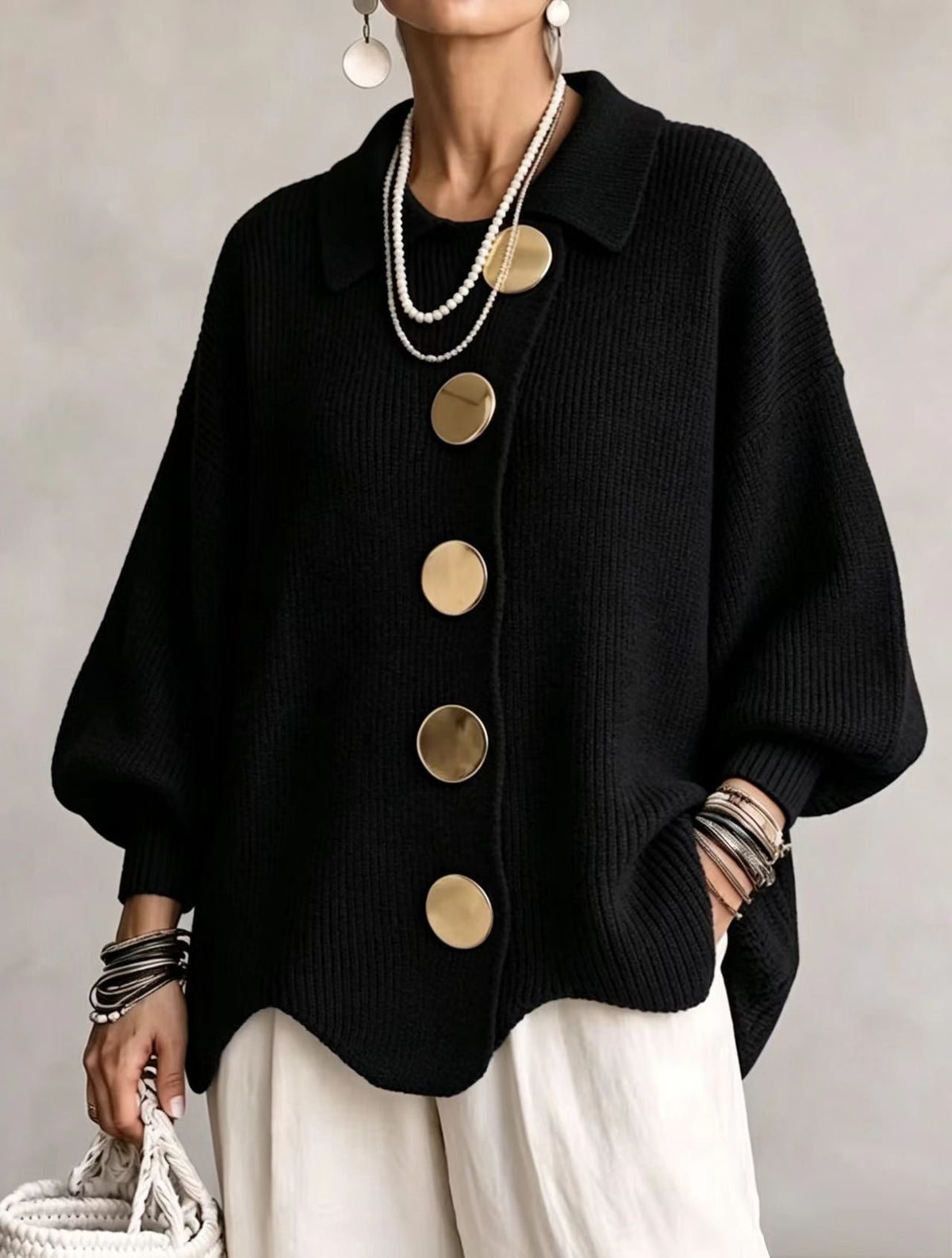 Isadora | Cárdigan Oversize con Cuello y Grandes Botones Metálicos