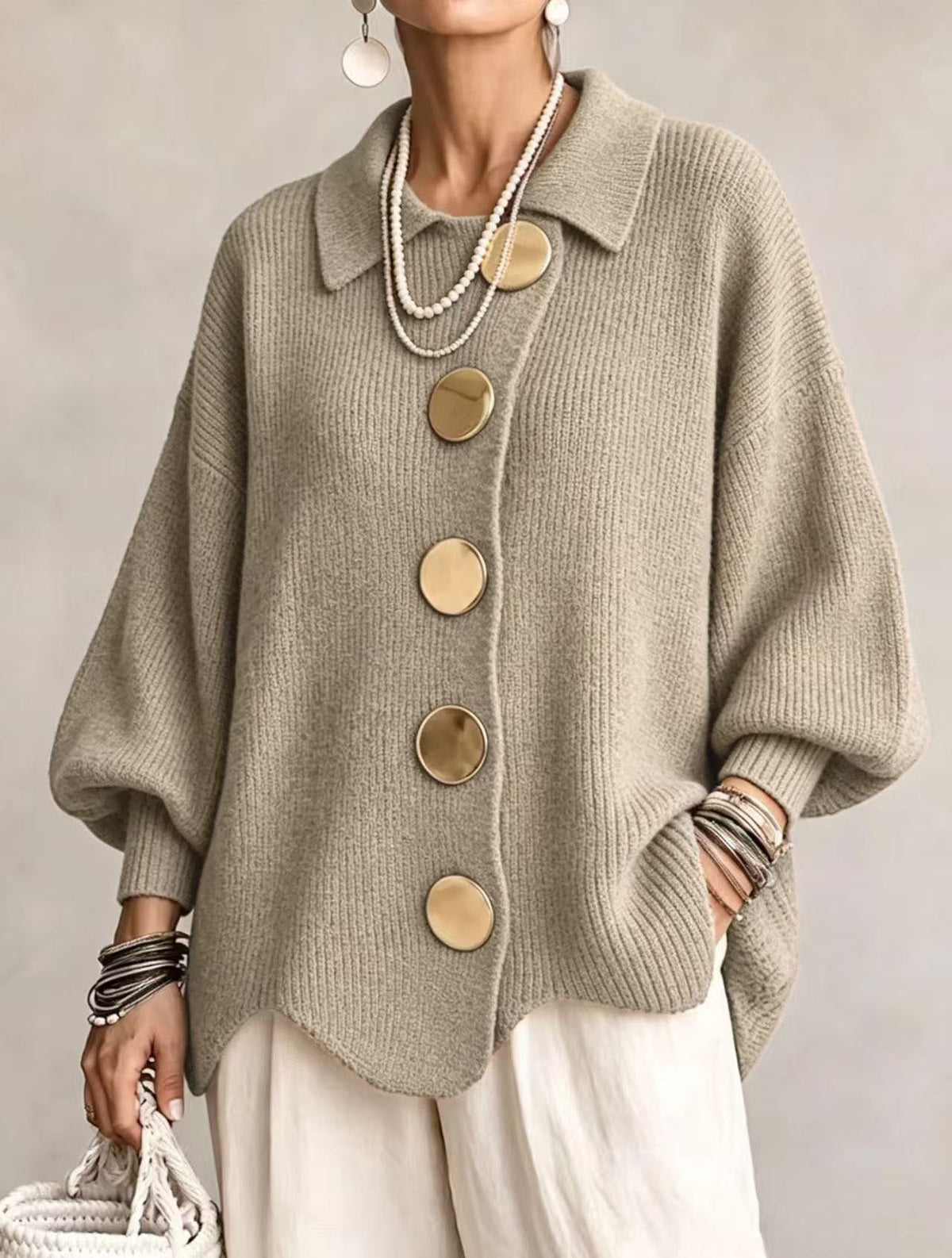 Isadora | Cárdigan Oversize con Cuello y Grandes Botones Metálicos