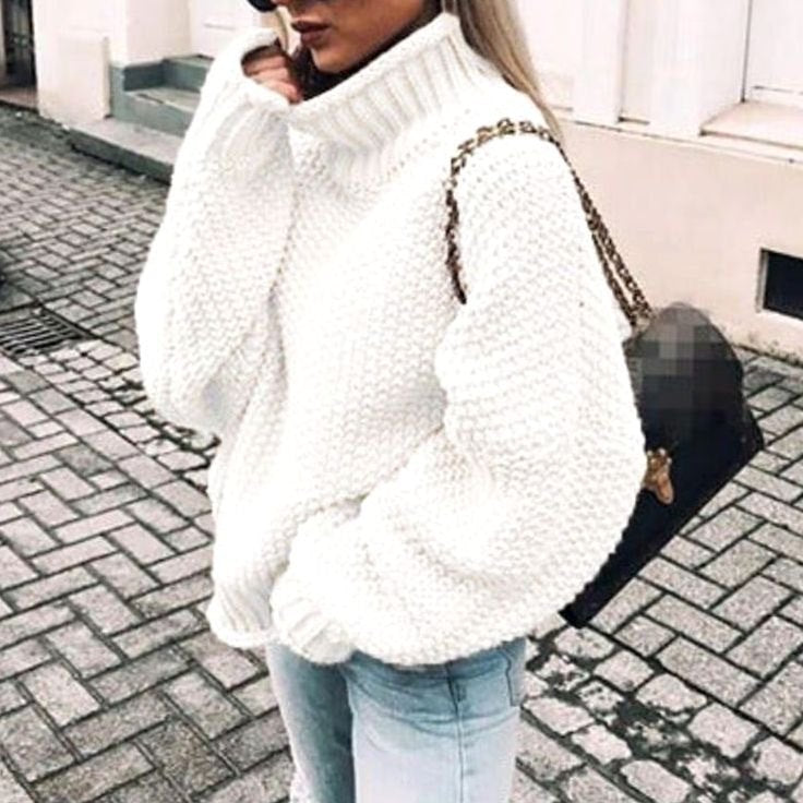 Beatrix | Suéter Oversized de Cuello Alto y Textura Gruesa